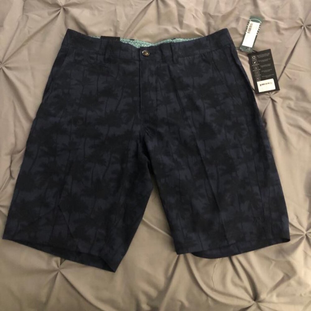 7 Diamonds - Trestles 10" shorts - Size 32 - NWT